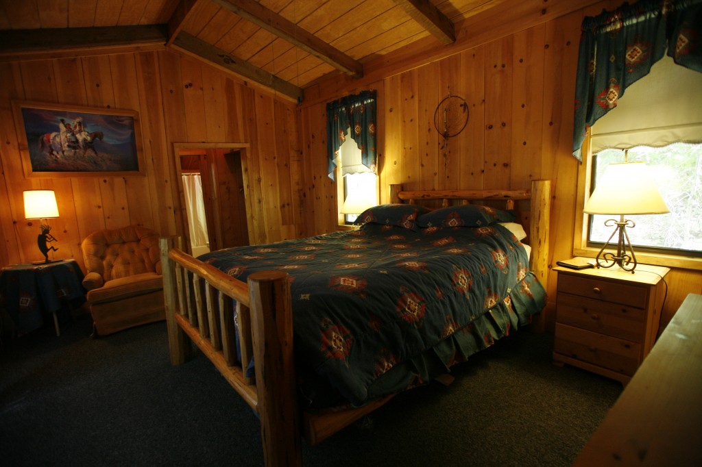 Diamond I Queen bedroom