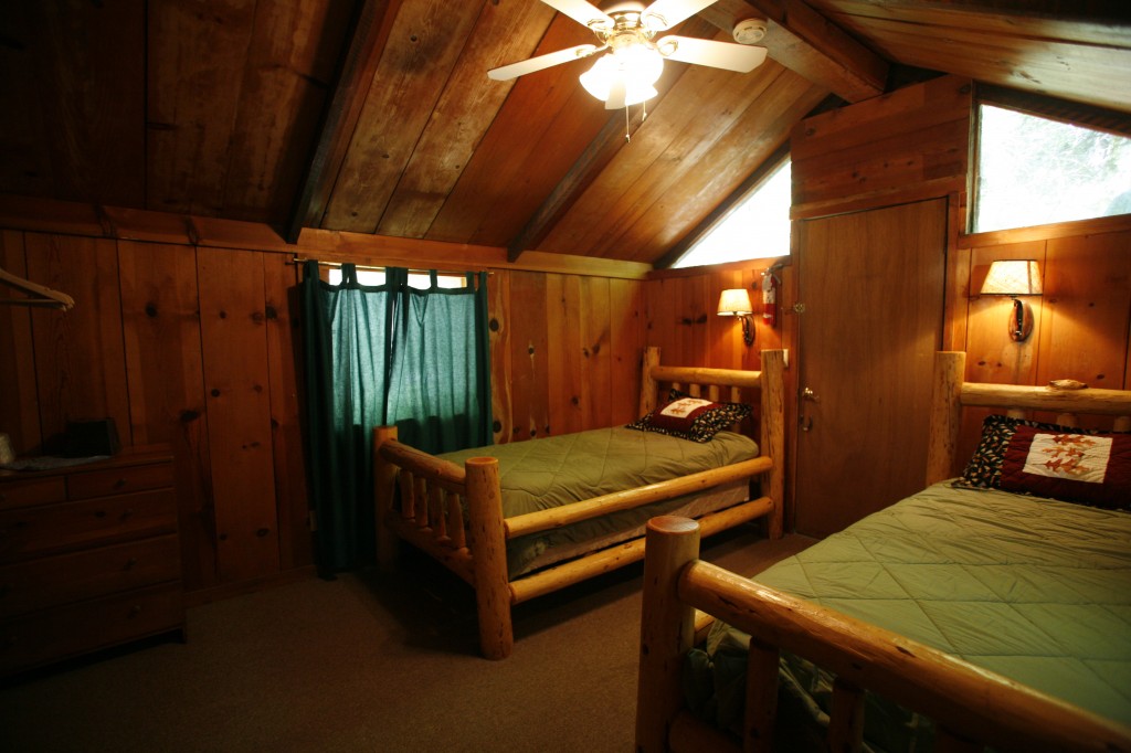 Half-Box L bedroom