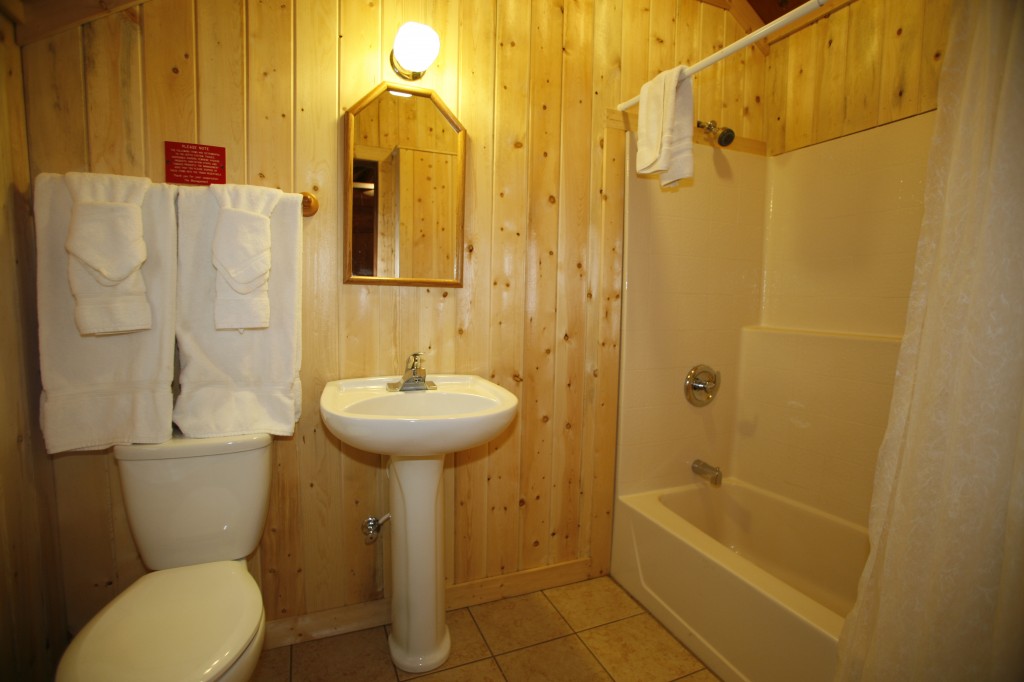 Half-Box L bathroom